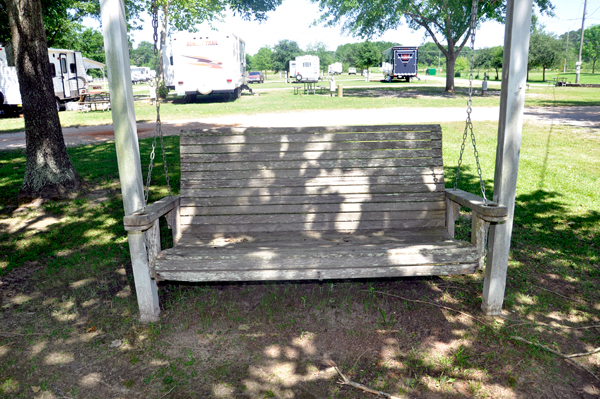 swing bench